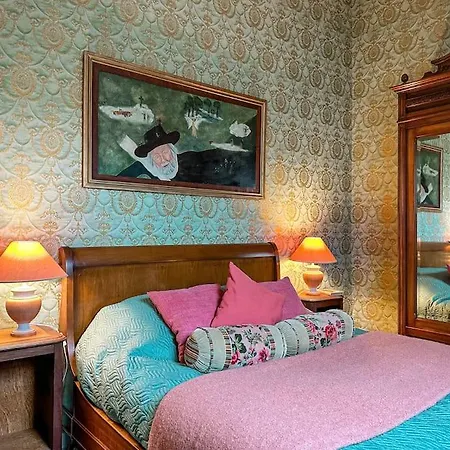 Chateau Le Bas Bleu, Maisons D'hotes Pour 20 Pers Holiday home