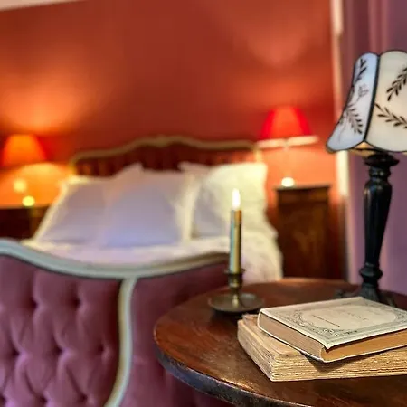 Chateau Le Bas Bleu, Maisons D'hotes Pour 20 Pers * Quesnoy-le-Montant