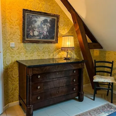 Chateau Le Bas Bleu, Maisons D'hotes Pour 20 Pers
