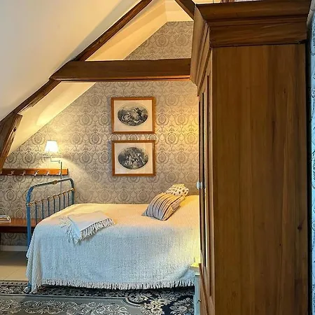 Chateau Le Bas Bleu, Maisons D'hotes Pour 20 Pers Holiday home