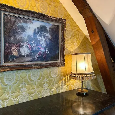 Chateau Le Bas Bleu, Maisons D'hotes Pour 20 Pers * Quesnoy-le-Montant