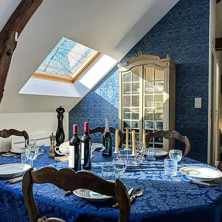 Chateau Le Bas Bleu, Maisons D'hotes Pour 20 Pers Holiday home *