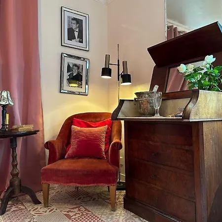Chateau Le Bas Bleu, Maisons D'hotes Pour 20 Pers Quesnoy-le-Montant