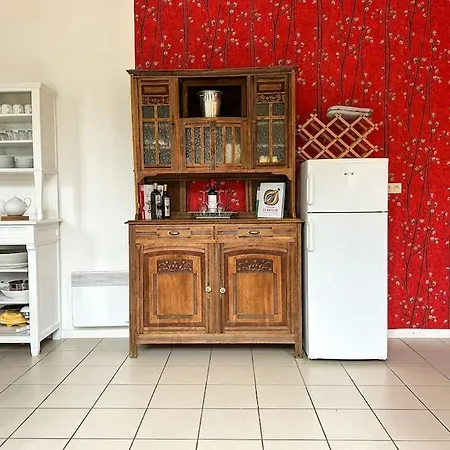 Chateau Le Bas Bleu, Maisons D'hotes Pour 20 Pers Holiday home Quesnoy-le-Montant