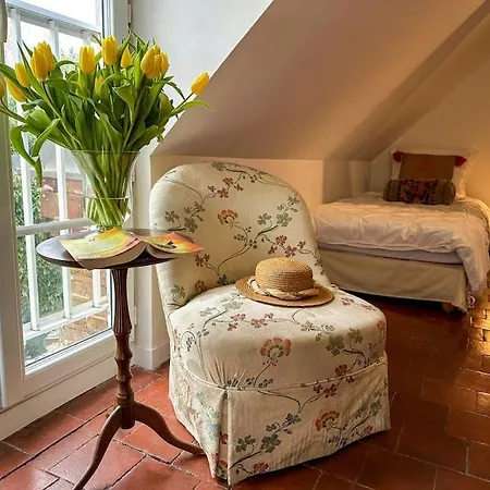 Chateau Le Bas Bleu, Maisons D'hotes Pour 20 Pers Holiday home *