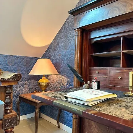 Chateau Le Bas Bleu, Maisons D'hotes Pour 20 Pers Holiday home Quesnoy-le-Montant
