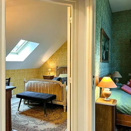 Chateau Le Bas Bleu, Maisons D'hotes Pour 20 Pers Holiday home Quesnoy-le-Montant