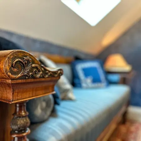 Chateau Le Bas Bleu, Maisons D'hotes Pour 20 Pers Holiday home *