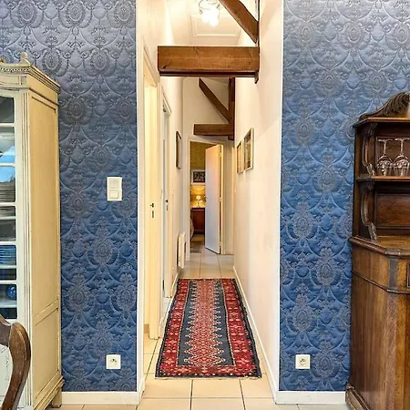 Chateau Le Bas Bleu, Maisons D'hotes Pour 20 Pers *