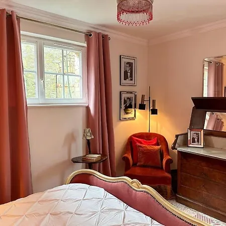 Chateau Le Bas Bleu, Maisons D'hotes Pour 20 Pers *