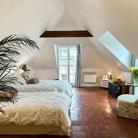 Holiday home Chateau Le Bas Bleu, Maisons D'hotes Pour 20 Pers Quesnoy-le-Montant