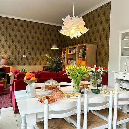Chateau Le Bas Bleu, Maisons D'hotes Pour 20 Pers Quesnoy-le-Montant