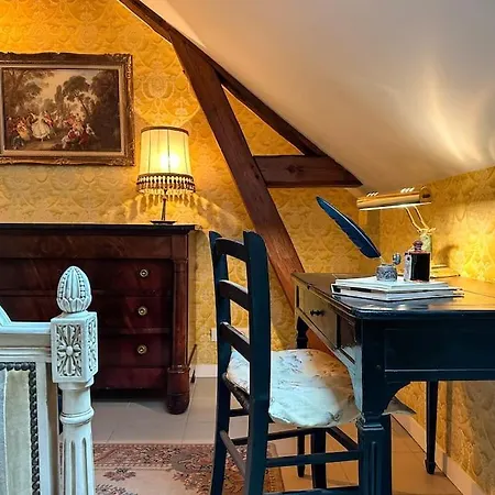Chateau Le Bas Bleu, Maisons D'hotes Pour 20 Pers Holiday home Quesnoy-le-Montant