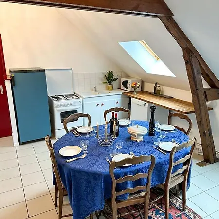 Holiday home Chateau Le Bas Bleu, Maisons D'hotes Pour 20 Pers